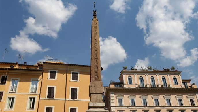 L'Obelisco del Pantheon, uno dei 13 obelischi antichi di Roma 