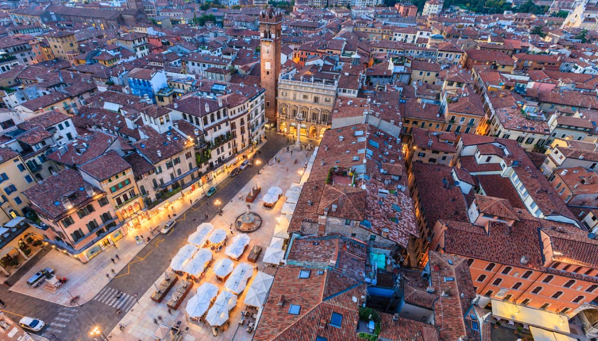 La bellezza di Piazza delle Erbe a Verona
