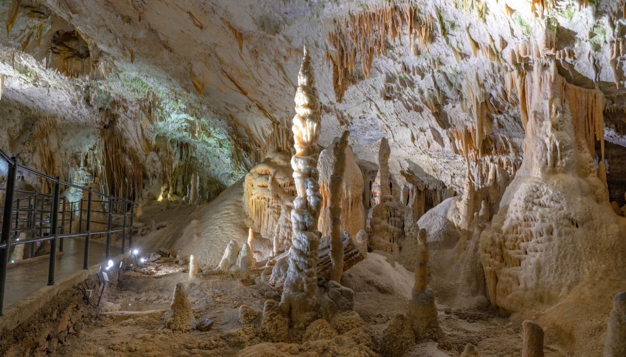 Grotte di Postumia