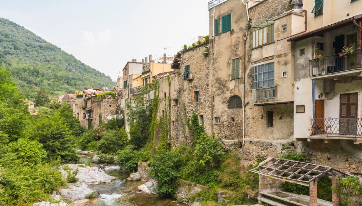 Il borgo di Zuccarello, Savona