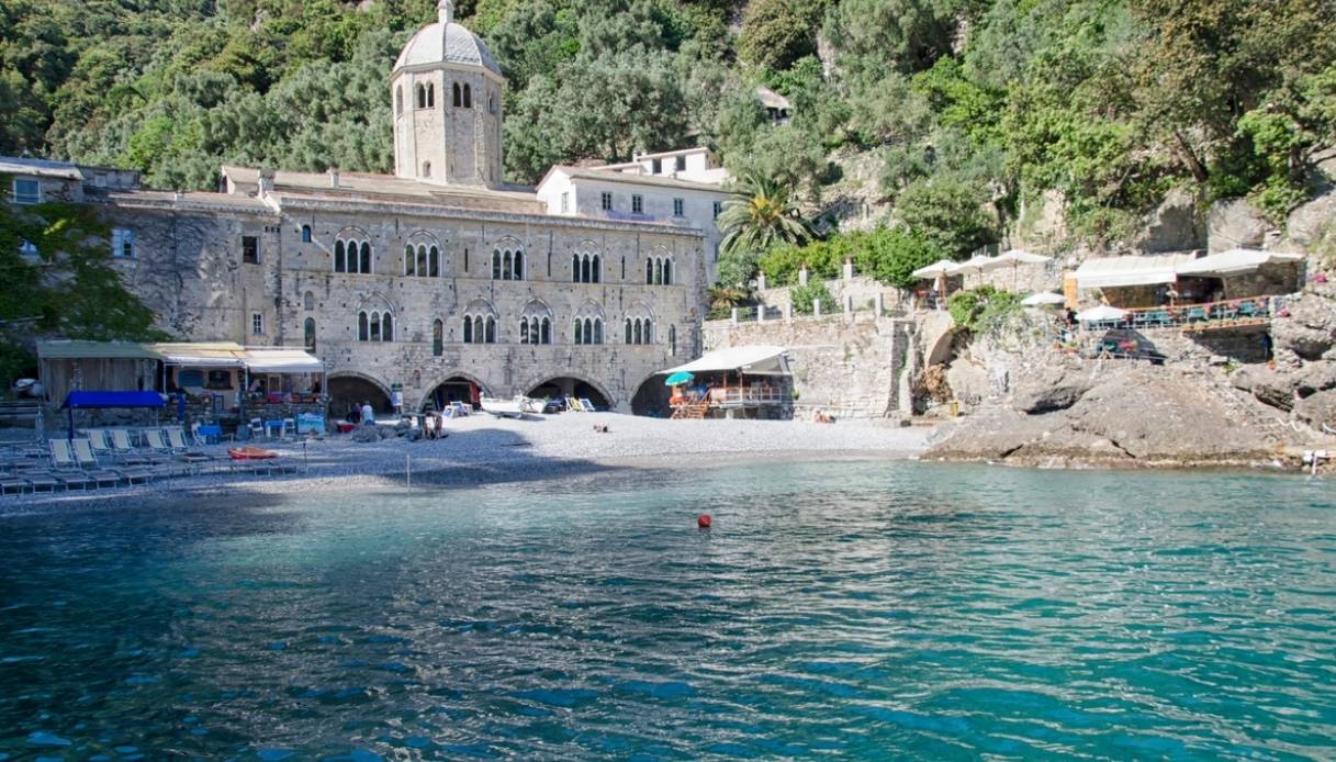 La spiaggia della baia di San Fruttuoso
