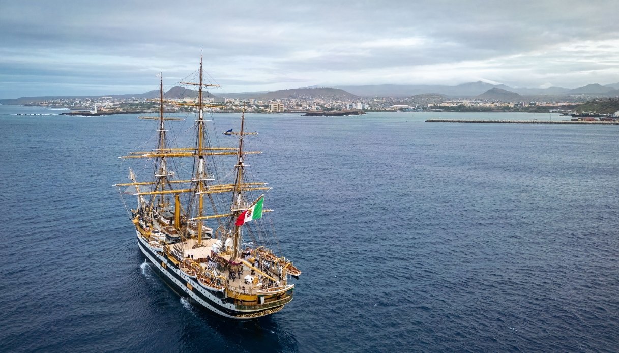 A Gaeta arriva l'Amerigo Vespucci