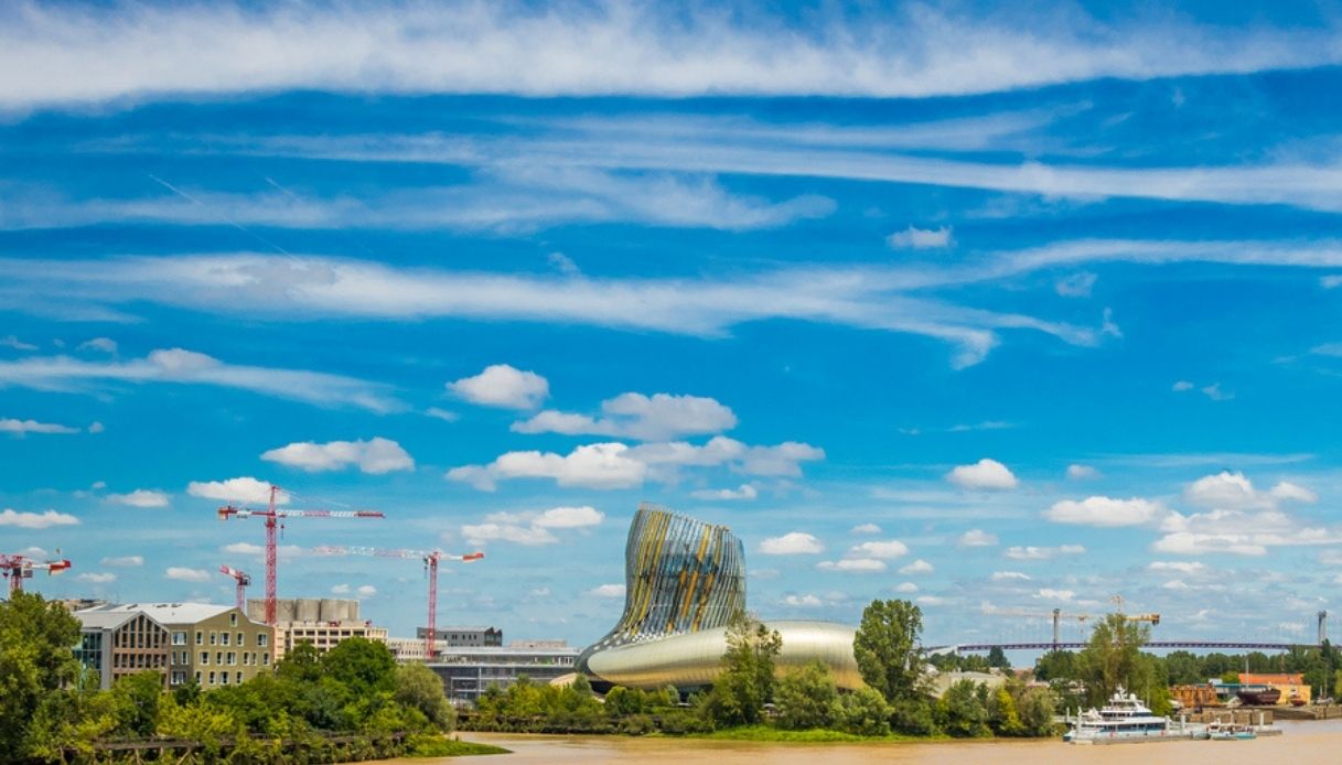 Citè du Vin il museo del vino di Bordeaux