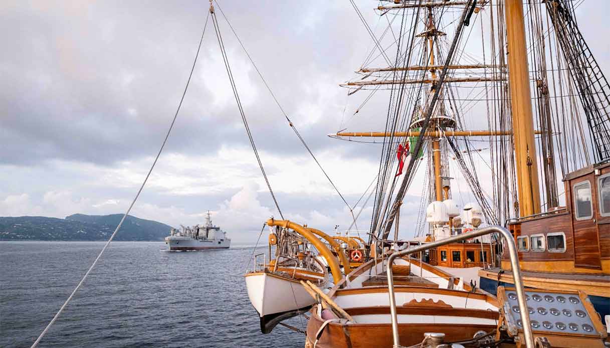 nave-atlante-amerigo-vespucci-castellammare.