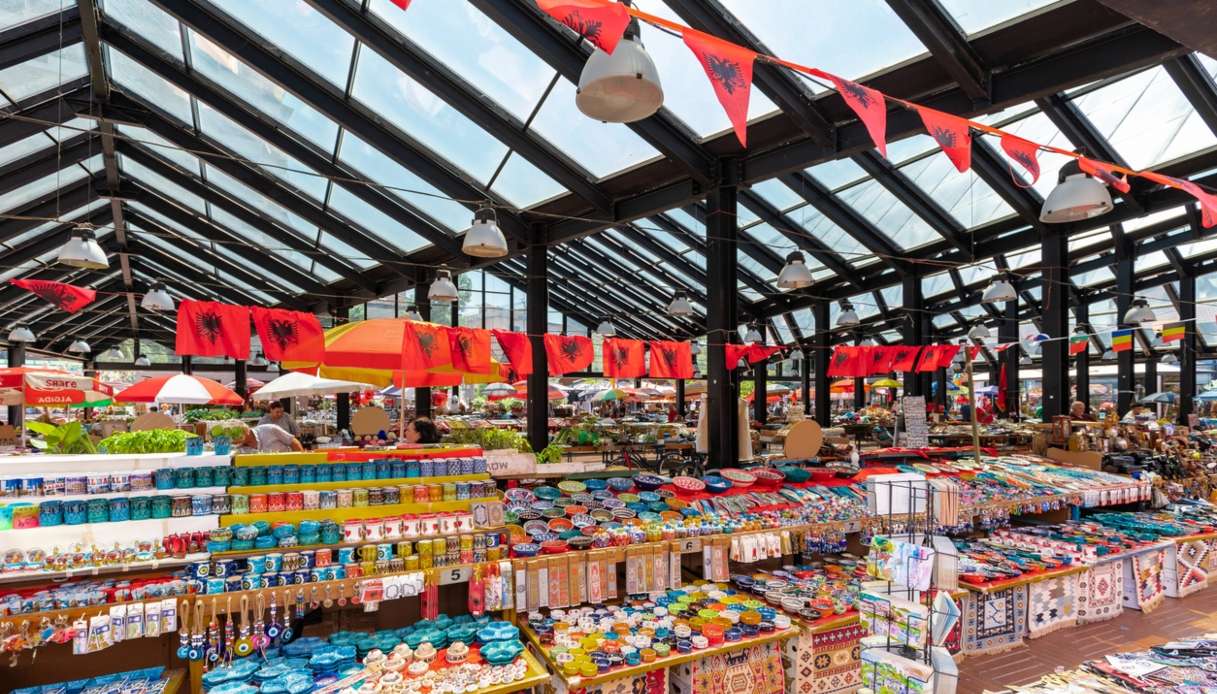 il nuovo bazar di tirana