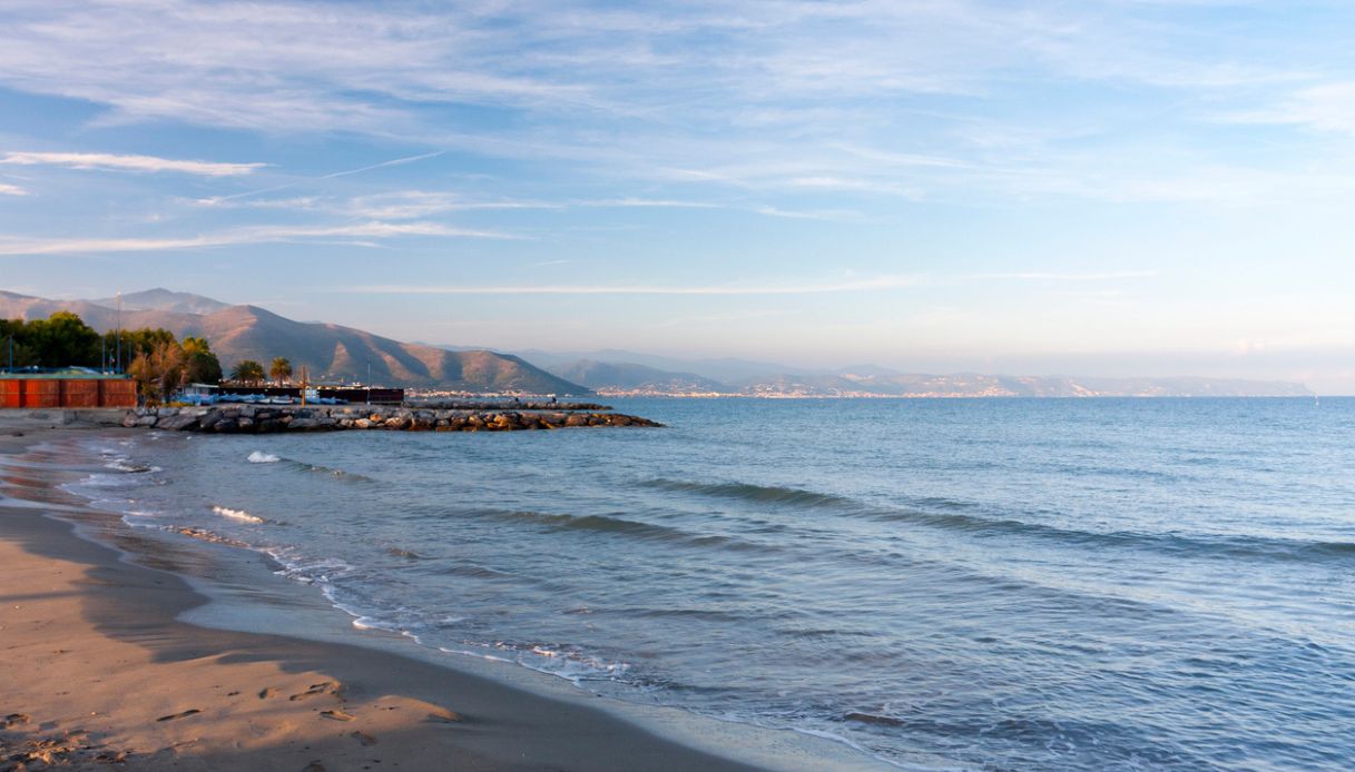 Scorcio della spiaggia di Albenga