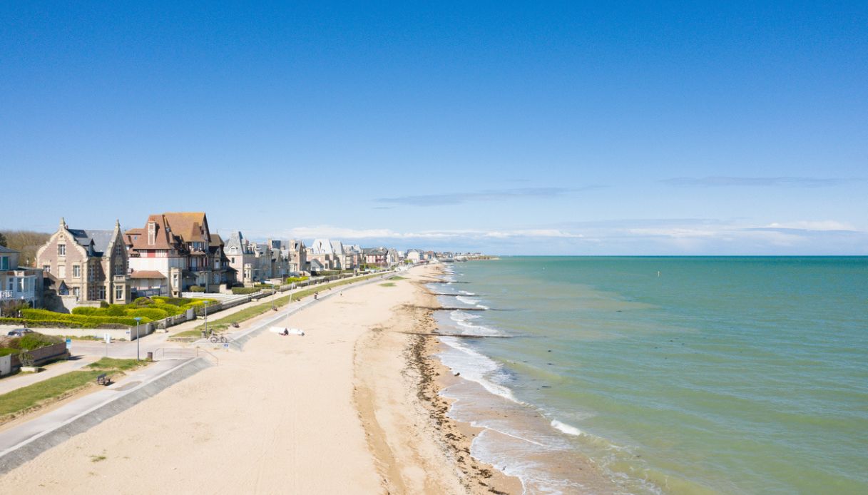 La spiaggia di Lion-sur-Mer in Normandia