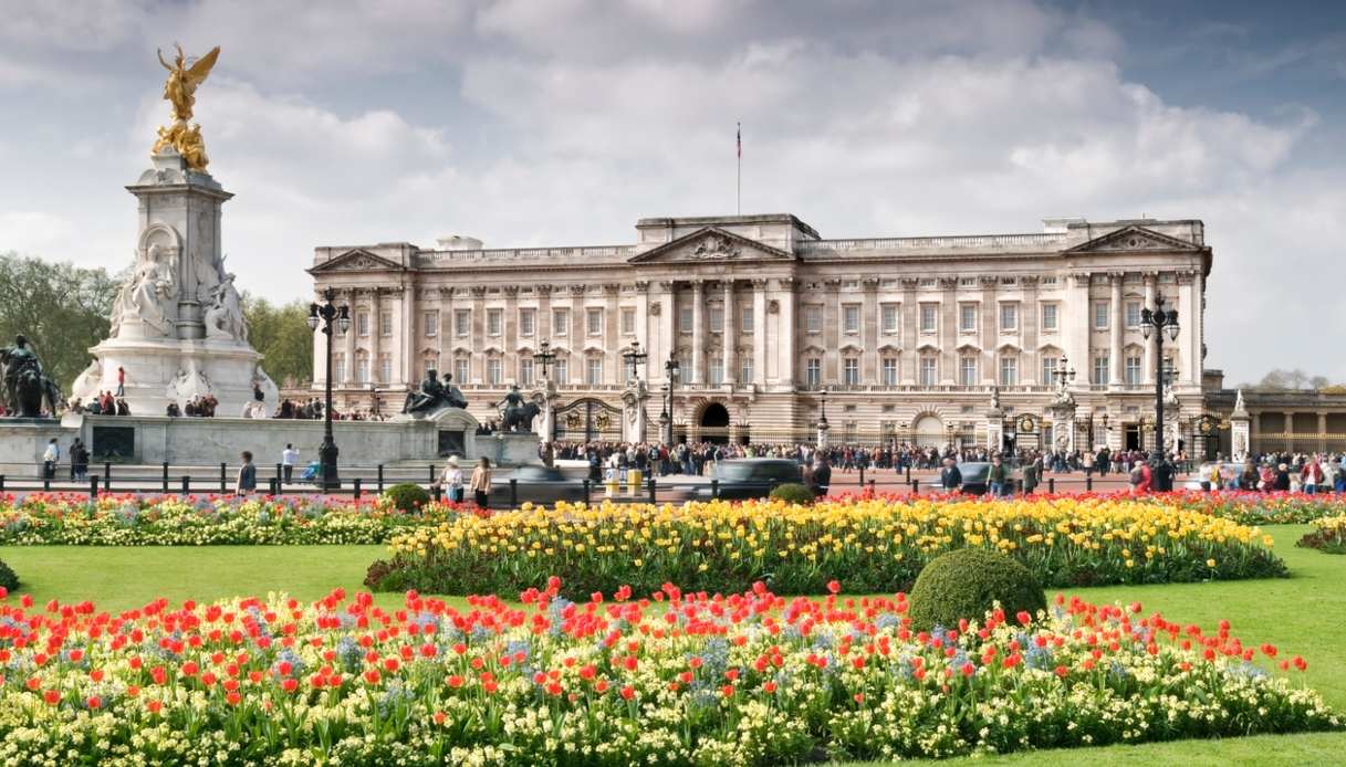 Partecipare al cambio della guardia a Buckingham Palace