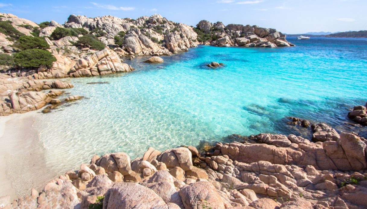 La Spiaggia di Cala Coticcio in Sardegna