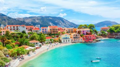 Queste isole della Grecia vicine all’Italia sembrano uscite da una cartolina