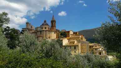 Cocullo, il borgo sospeso tra fede, mistero e serpenti