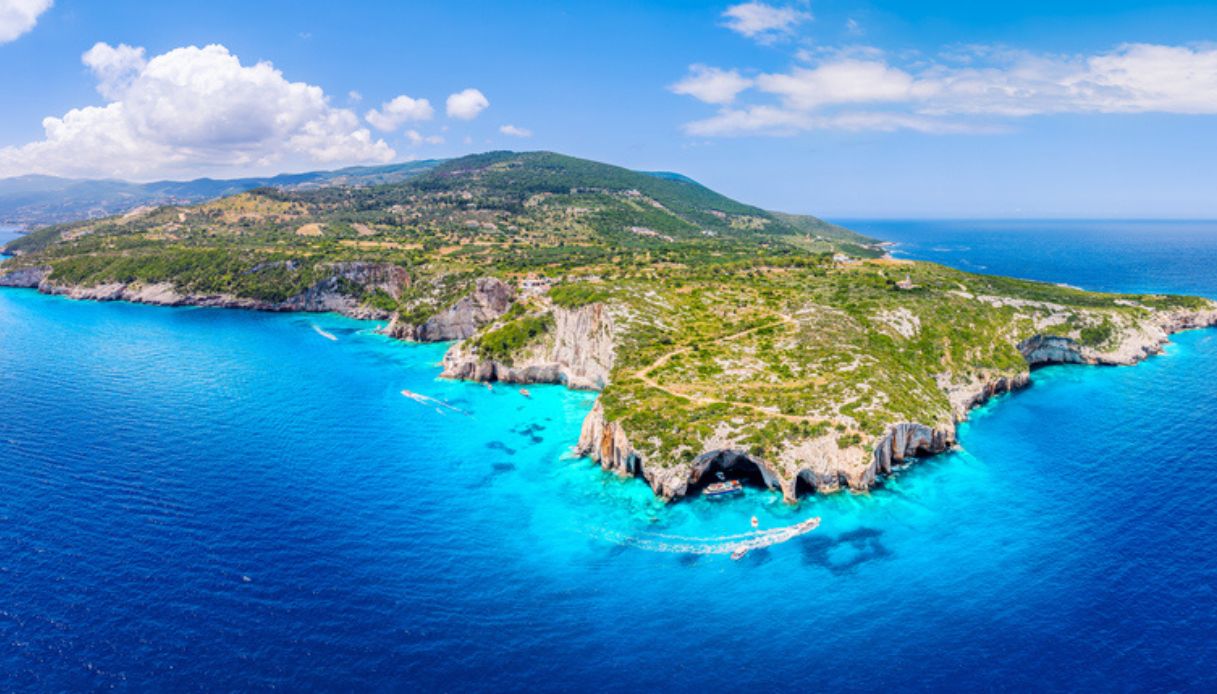 Vista dall'alto dell'isola di Zante, un'isola dello Ionio vicino all'Italia dove andare questa estate
