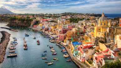 Isole low cost in Italia, con mare cristallino, borghi autentici e natura mozzafiato