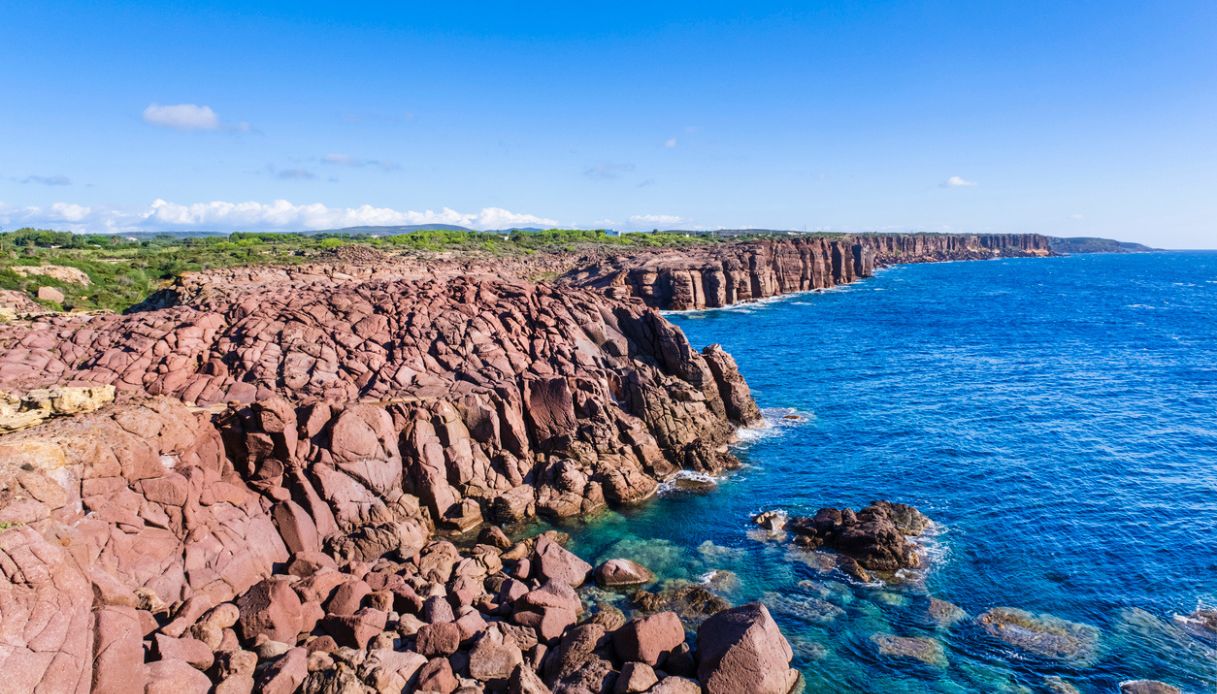 Scogliera conosciuta come Nido dei Passeri sull'Isola di Sant'Antioco