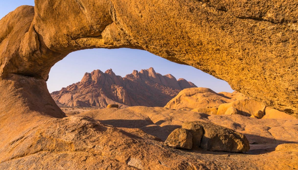 Arco di roccia nel Parco Nazionale Spitzkoppe