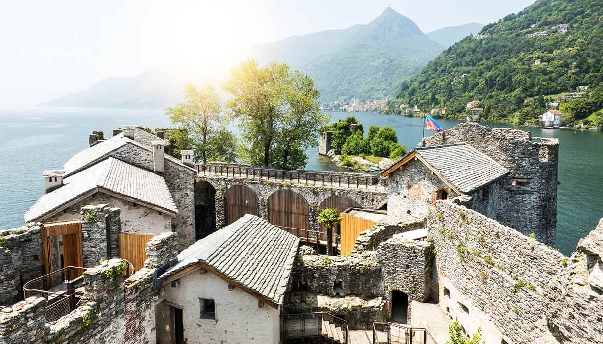 Terre-Borromeo_Castelli-Di-Cannero