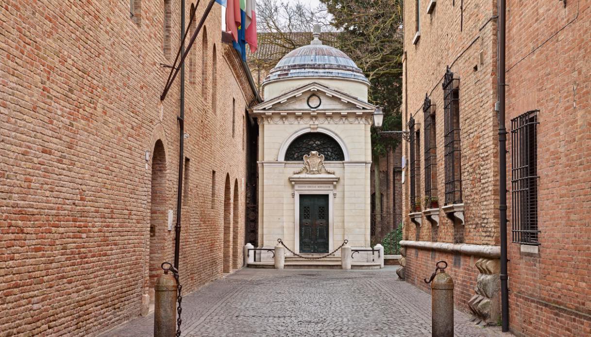 Tomba di Dante