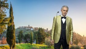 Polvere e Gloria: il videoclip tra sogno e radici nella tenuta toscana di Andrea Bocelli