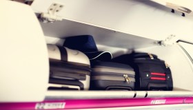 Bagaglio a mano incluso nel biglietto: la proposta dell’Ue che non piace alle compagnie low cost