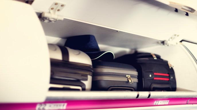 Bagaglio a mano incluso nel biglietto: la proposta dell’Ue che non piace alle compagnie low cost