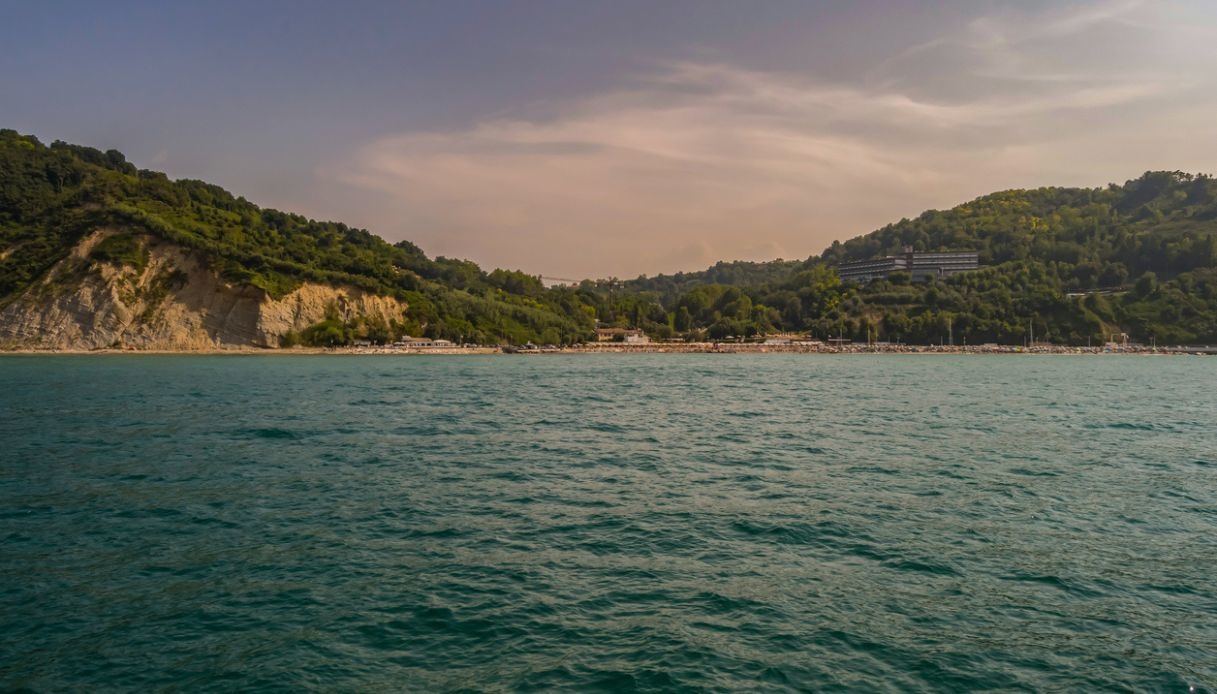 La Baia di Vallugola nelle Marche