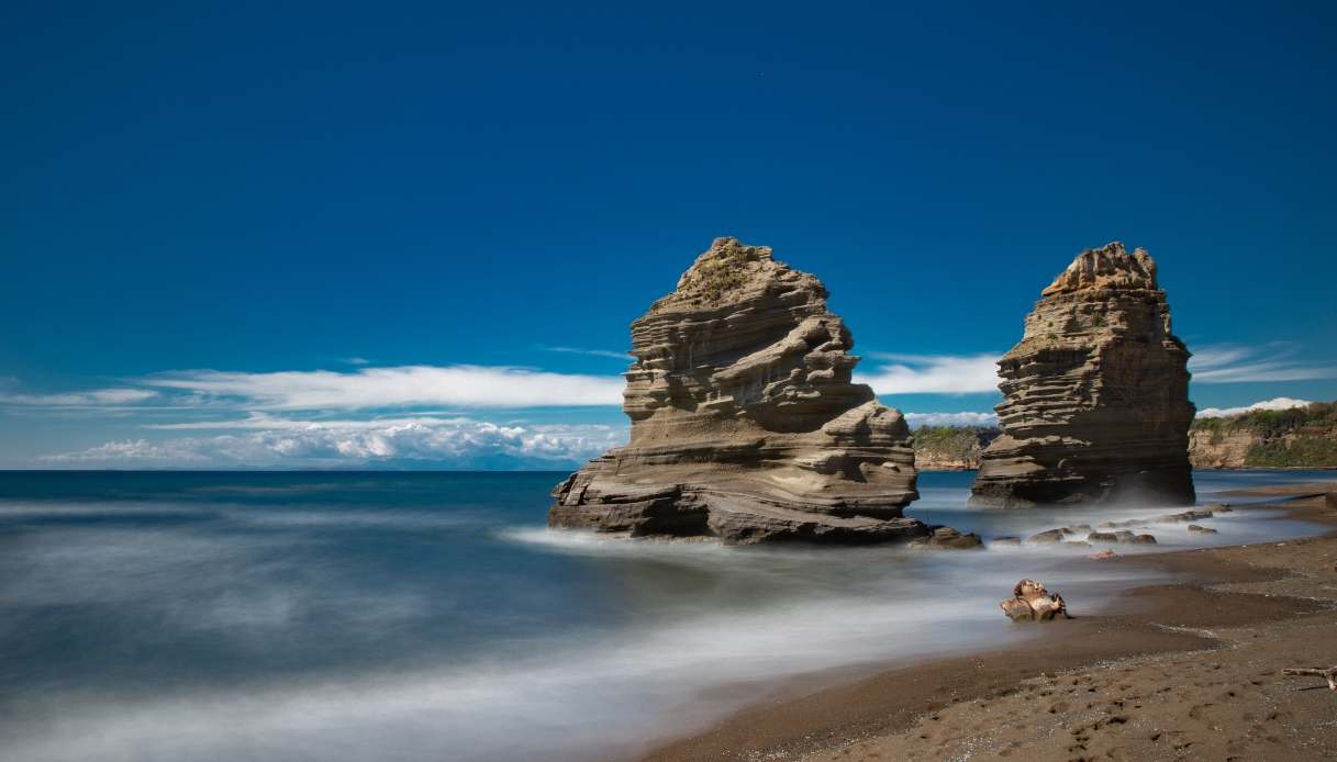 faraglioni isola di procida